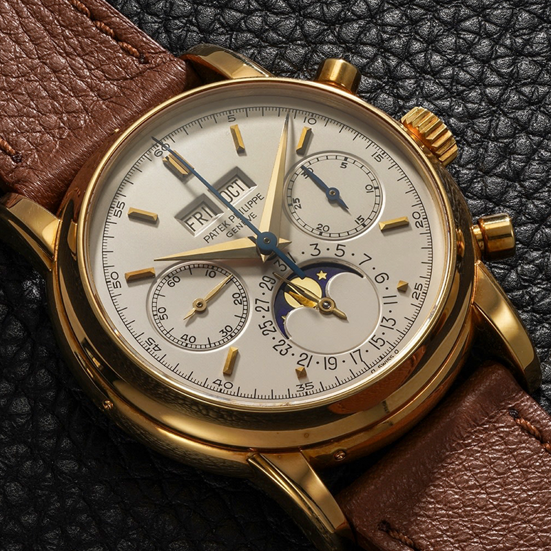 Хронограф Patek Philippe Ref. 2499/100 в 37.5 мм корпусе из желтого золота с вечным календарем и индикатором фаз Луны