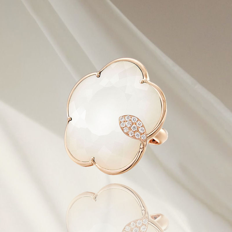 Кольцо Pasquale Bruni Ton Joli из розового золота с агатом, перламутром и бриллиантами